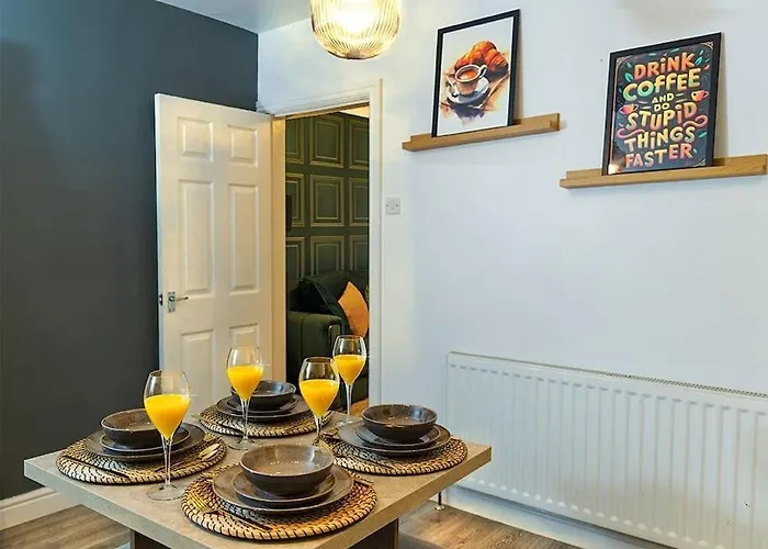 A Cosy, Elegant 3 Bed * 利兹