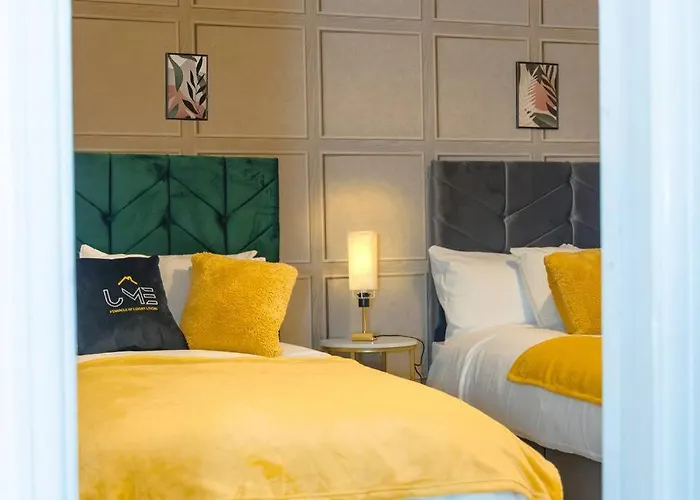 A Cosy, Elegant 3 Bed 利兹