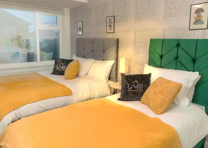 A Cosy, Elegant 3 Bed 公寓