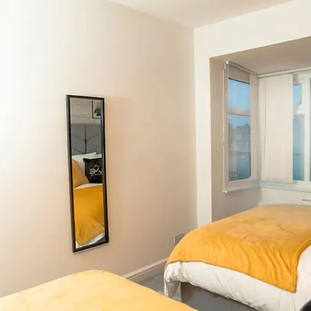 A Cosy, Elegant 3 Bed