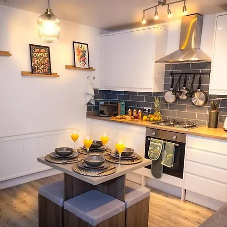 A Cosy, Elegant 3 Bed Apartment Leeds (West Yorkshire)