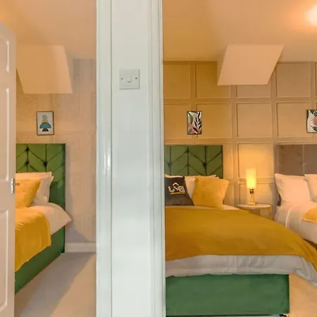 A Cosy, Elegant 3 Bed Apartment