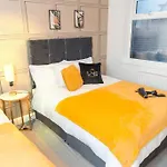 公寓 A Cosy, Elegant 3 Bed *