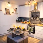 A Cosy, Elegant 3 Bed 公寓 利兹