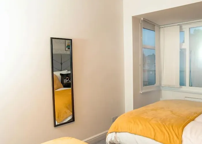 A Cosy, Elegant 3 Bed